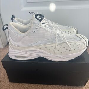 Nike Men's White and Gray Sneakers